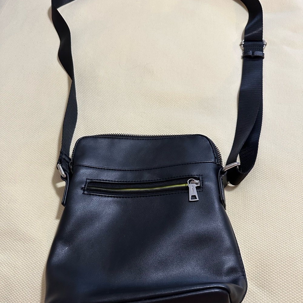 Carpisa affordable Italian handbag